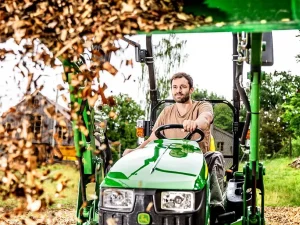John Deere 1026R