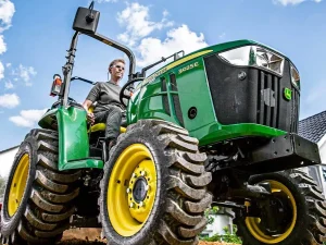 John Deere 3025E