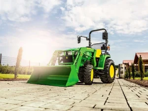 John Deere 3038E