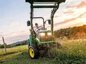 John Deere 3038E