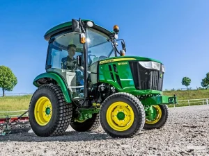 John Deere 3039R