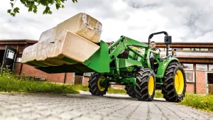 John Deere 4052M