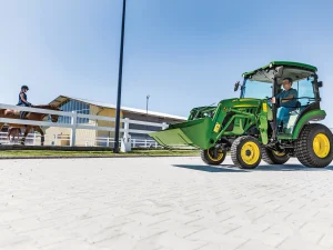 John Deere 2032R